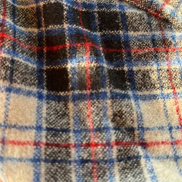 EUC VTG Pendleton 100% Virgin Wool blue/white/red/black plaid shirt Sz L - Picture 8 of 9